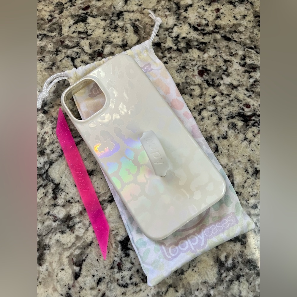Loopy Original - iPhone 14/13 (6.1" Screen) - Opal Leopard Case Lefty